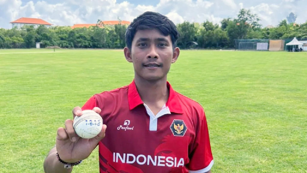 এক ওভারে ৫ উইকেট নিয়ে ইন্দোনেশিয়ার ক্রিকেটারের বিশ্ব রেকর্ড