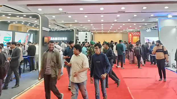ডিজিটাল ডিভাইস ও ইনোভেশন প্রদর্শনী শুরু, ছাড়ের সঙ্গে পাওয়া যাচ্ছে উপহার