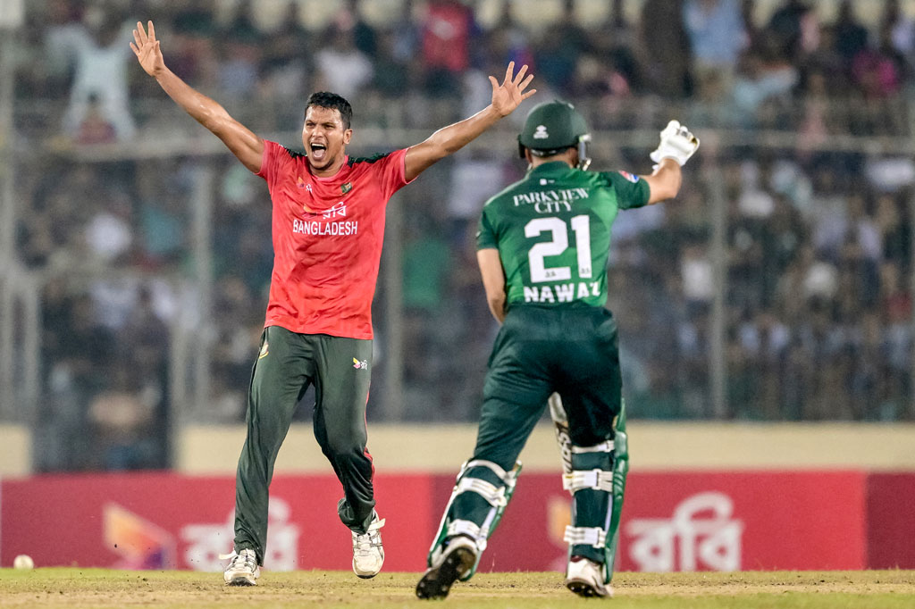 ২০০ রানের ইঙ্গিত দিয়েও ১৭৮ রানে থামল পাকিস্তান