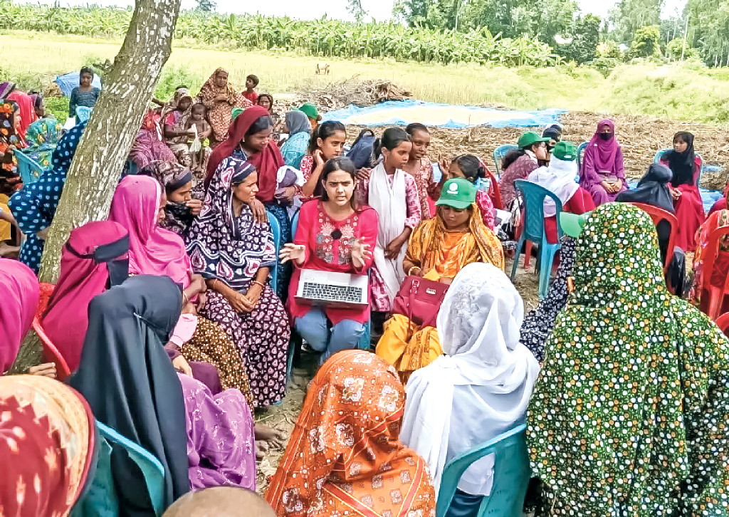 নারীর সুরক্ষা ও স্বাবলম্বিতায় দুই তরুণীর উদ্যোগ