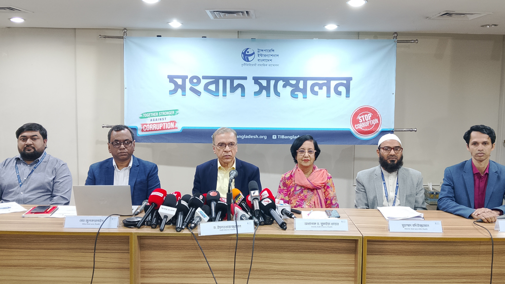 অর্থ লুটে দায়ী ব্যক্তি–প্রতিষ্ঠান কর্তৃত্ব ফিরে পাওয়া কল্যাণকর হবে না: ইফতেখারুজ্জামান