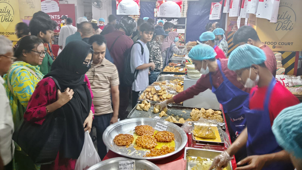 ‘ওইহানের ইফতারির টাহায় আমাগো ঈদের বাজার হইব’