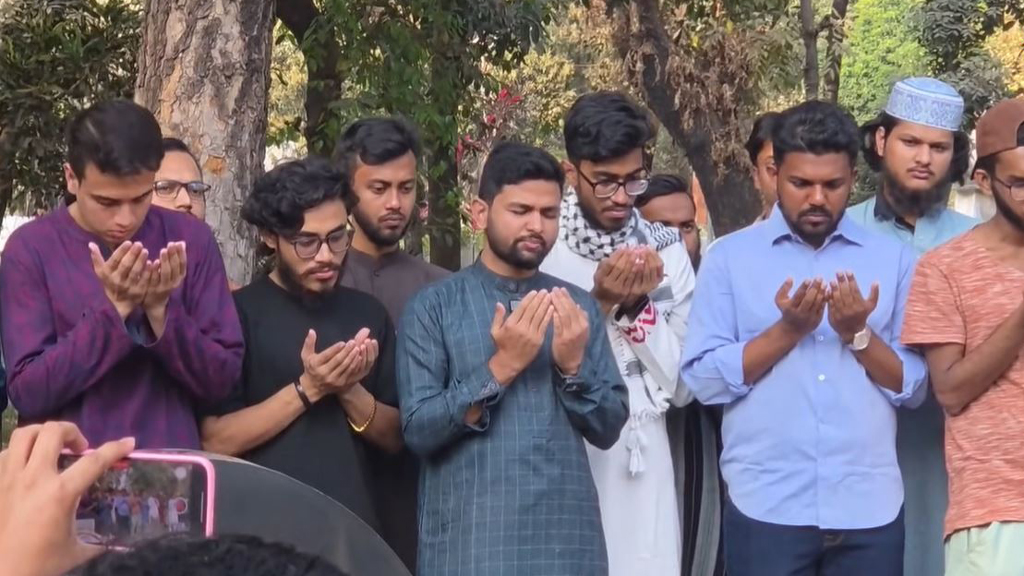 ভাষাশহীদদের কবর জিয়ারত ইনকিলাব মঞ্চের