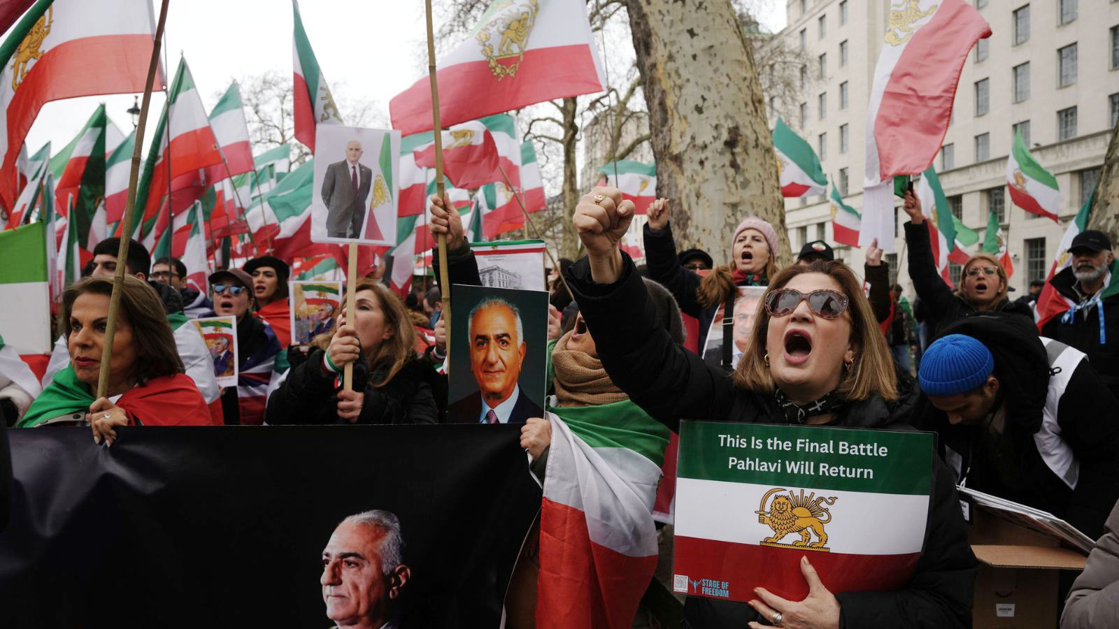 ফের বিক্ষোভে উত্তাল ইরান, এবার নেতৃত্বে ছাত্ররা