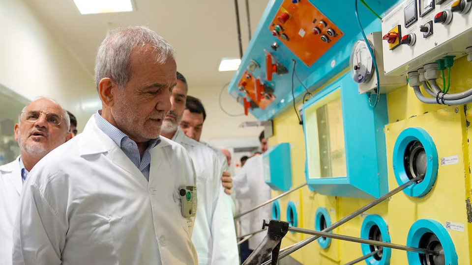 ট্রাম্পের হুমকিতেও অটল ইরান, পারমাণবিক স্থাপনা পুনর্নির্মাণের ঘোষণা