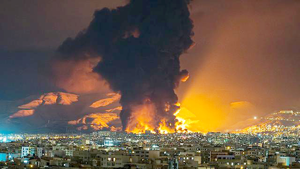 যুদ্ধে ৬ দিনে যুক্তরাষ্ট্রের সমরাস্ত্রে ব্যয় ১১.৩ বিলিয়ন ডলার ছাড়িয়েছে, প্রকৃত খরচ অনেক বেশি