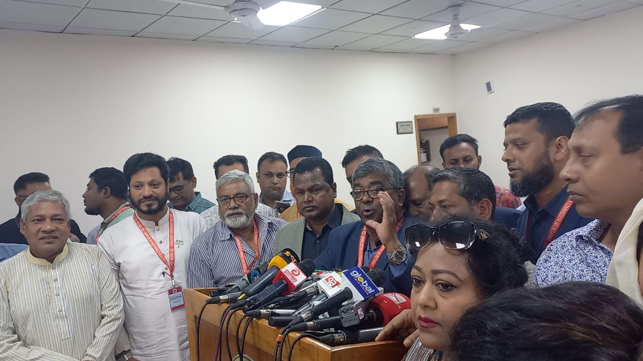 বাগেরহাটের আসন পুনর্বহালের দাবিতে ইসিতে বিএনপি-জামায়াতের প্রতিনিধিরা