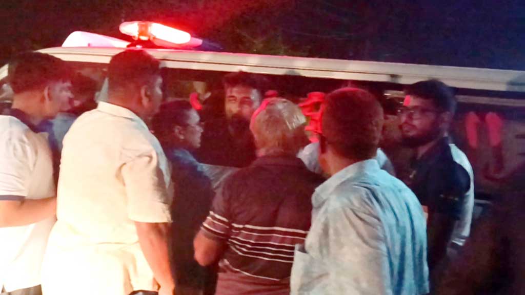 ছেলের বিয়ের বাজার করে ফেরার পথে ট্রাকচাপায় নিহত স্বামী-স্ত্রী