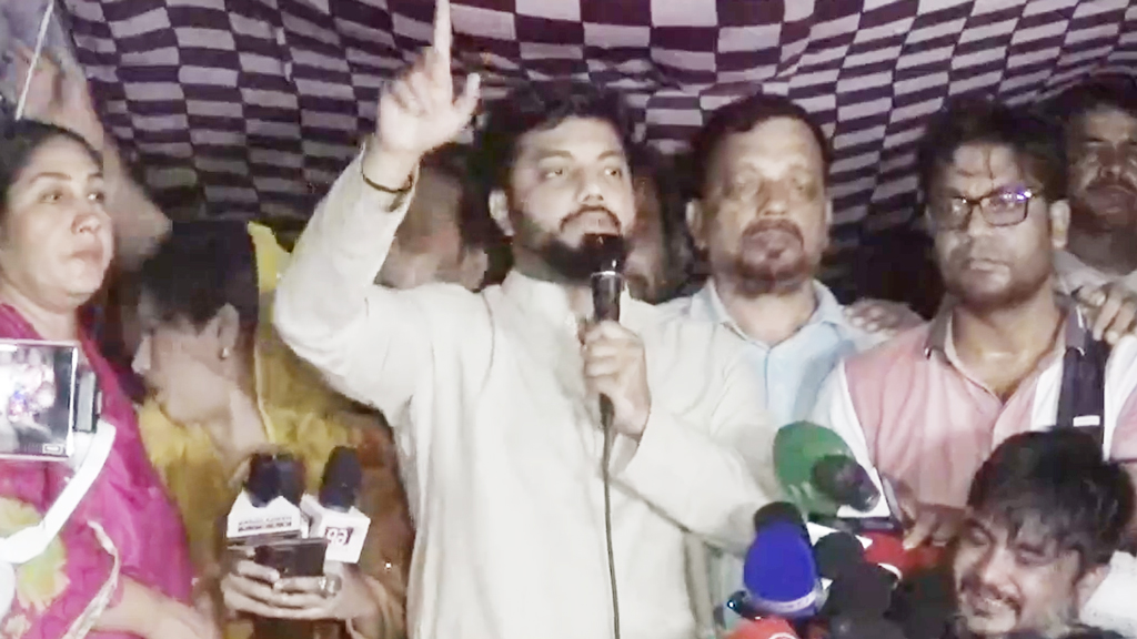 রাজপথ ছেড়ে উঠে আসা যাবে না, ইশরাকের নির্দেশ