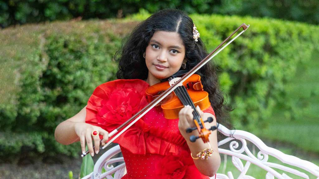 ‘আরটিভি ইয়ং স্টার’ খ্যাত ঈশালের প্রথম গান ‘লাল-নীল ভালোবাসা’
