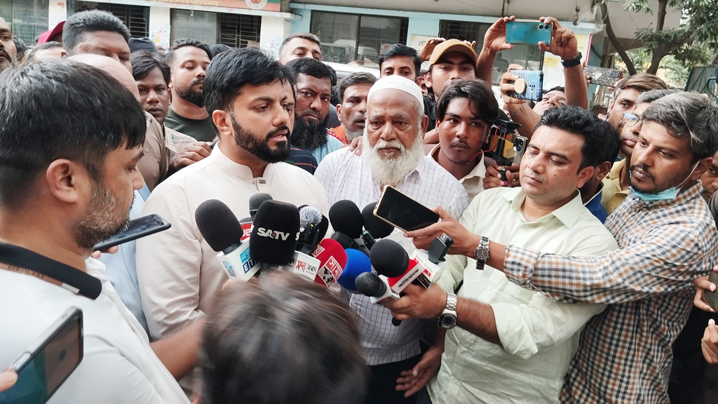 নগর ভবনে হামলায় আসিফ মাহমুদের যোগসাজশ রয়েছে, অভিযোগ ইশরাকের