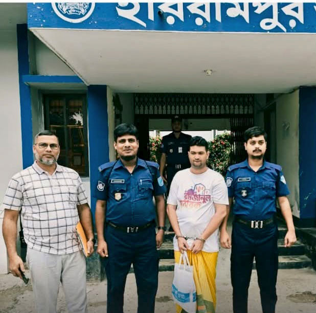 ইট ব্যবসায়ীর টাকা আত্মসাতের অভিযোগে গ্রেপ্তার ‘প্রতারক’