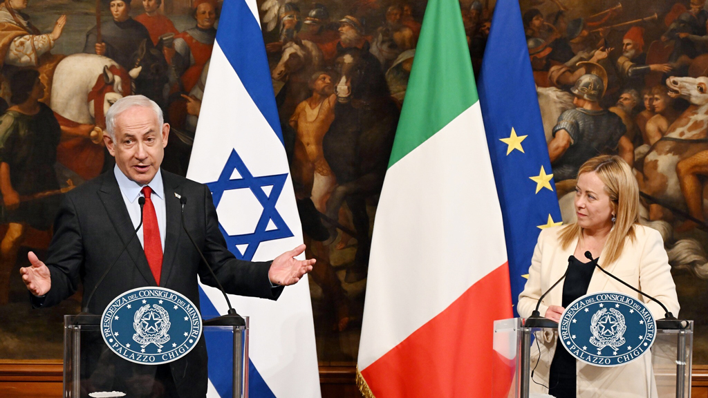 ইসরায়েলের সঙ্গে প্রতিরক্ষা সহযোগিতা চুক্তি স্থগিত করল ইতালি