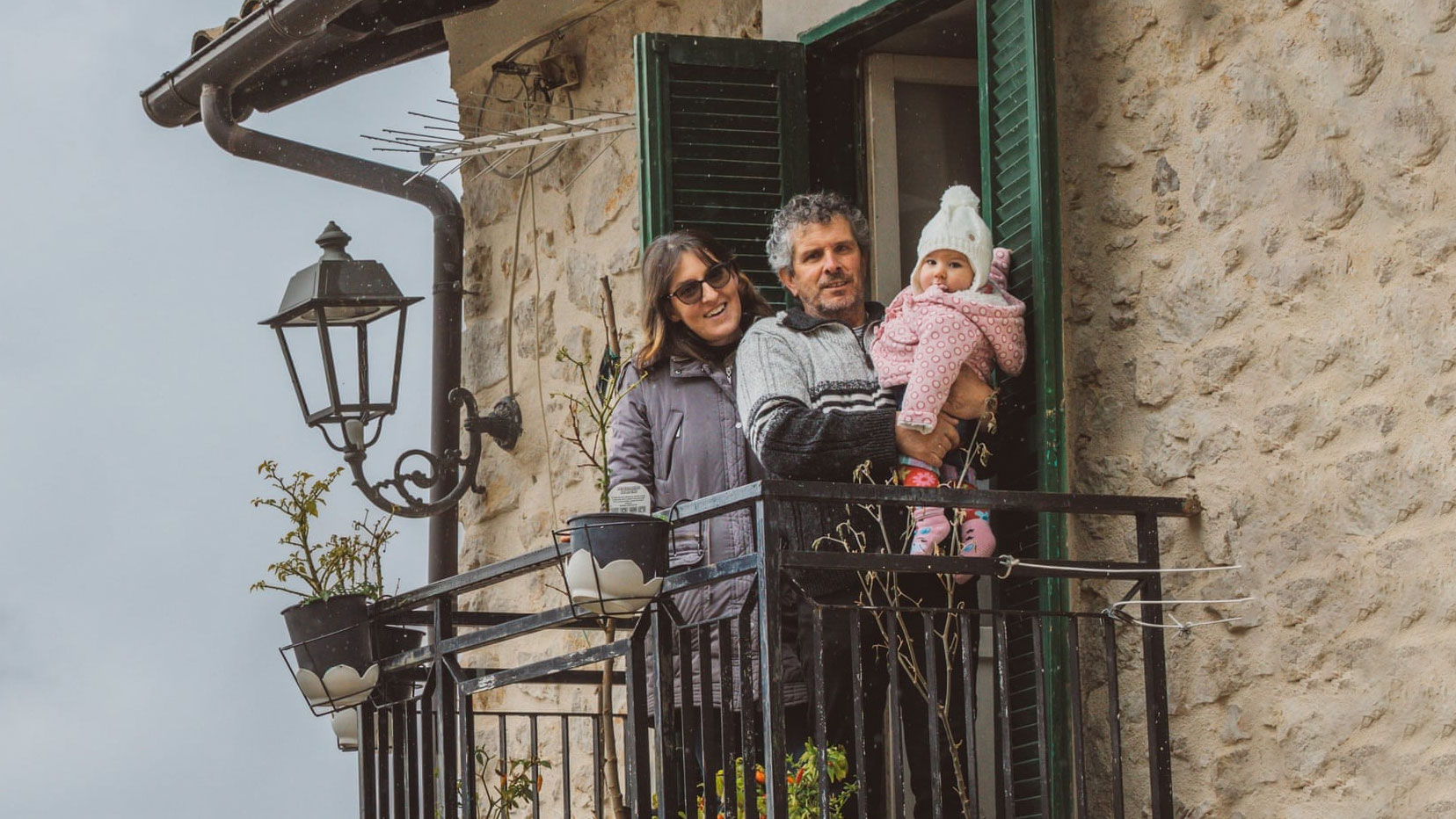 ৩০ বছর পর প্রথম শিশুর জন্মে খুশিতে মাতোয়ারা ইতালির এক গ্রাম