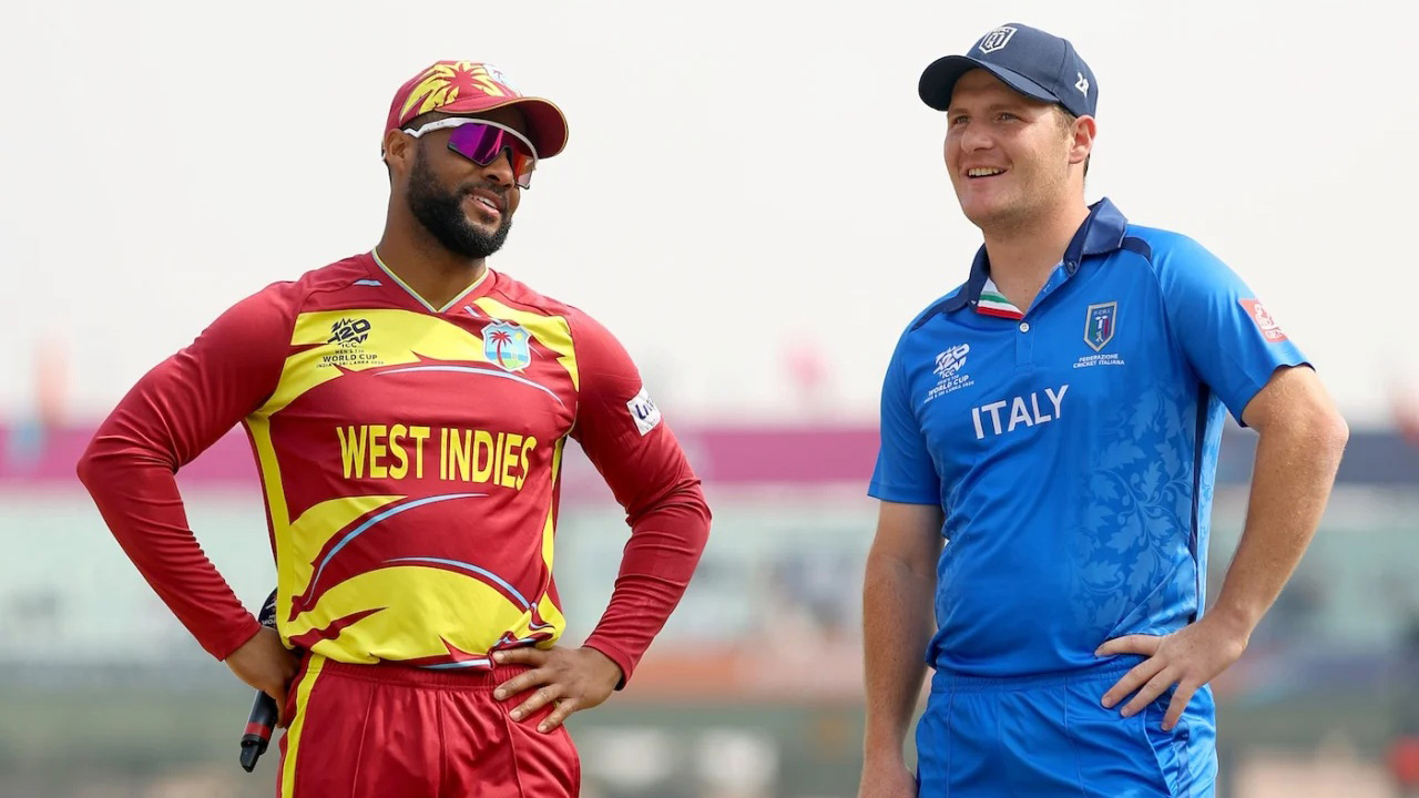 অঘটন ঘটিয়ে কি বিশ্বকাপ শেষ করতে পারবে ইতালি