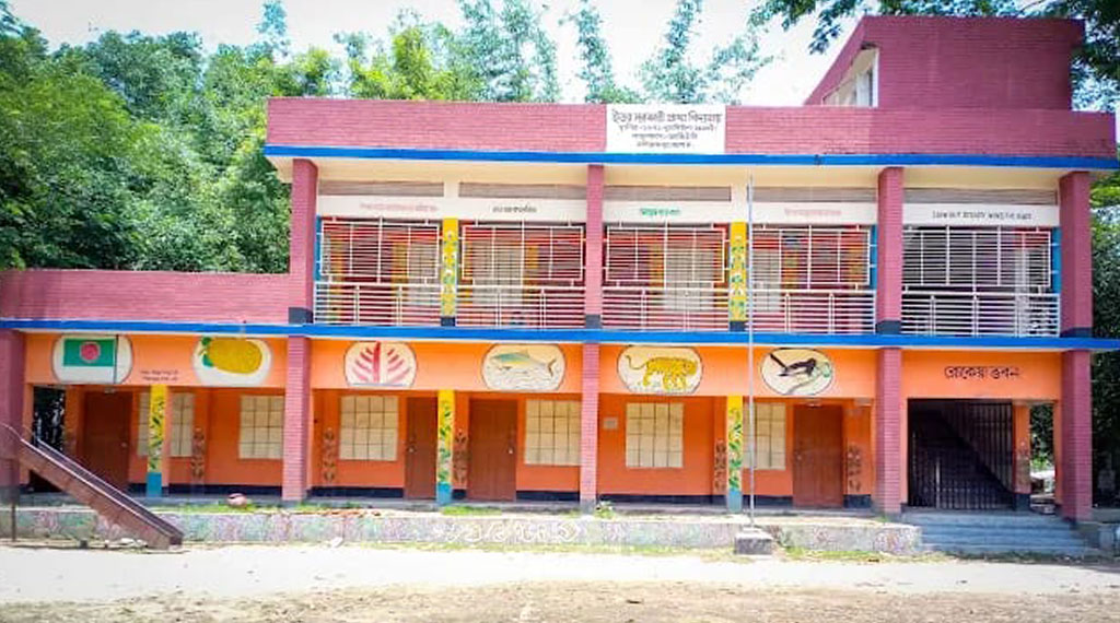 শিক্ষার্থীদের চাঁদায় শিক্ষক দিবস উদ্যাপন, চোখে স্প্রে ঢুকে গুরুতর অসুস্থ শিশু