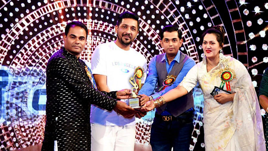 ‘শের-ই-বাংলা স্টার অ্যাওয়ার্ড ২০২৫’ পেলেন এস কে মনোয়ার নাহিদ