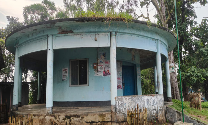 দুর্নীতির দায়ে বরখাস্ত চেয়ারম্যান, ভোগান্তিতে জনগণ