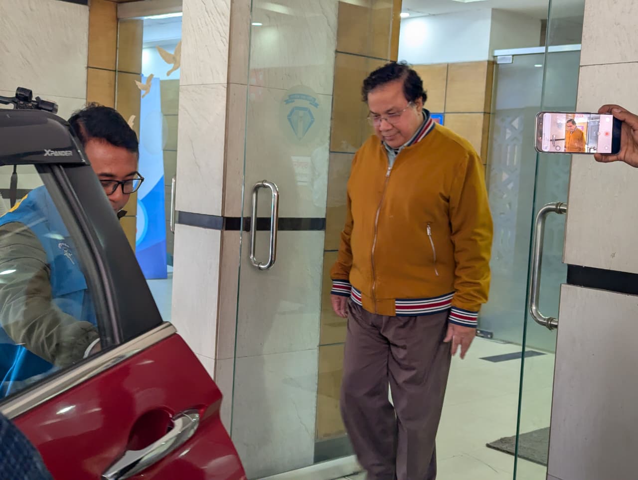 দুদকের জিজ্ঞাসাবাদের মুখে সংস্থার সাবেক কমিশনার জহুরুল