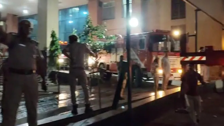ভারতে হাসপাতালে অগ্নিকাণ্ডে পুড়ে মরল ৮ রোগী