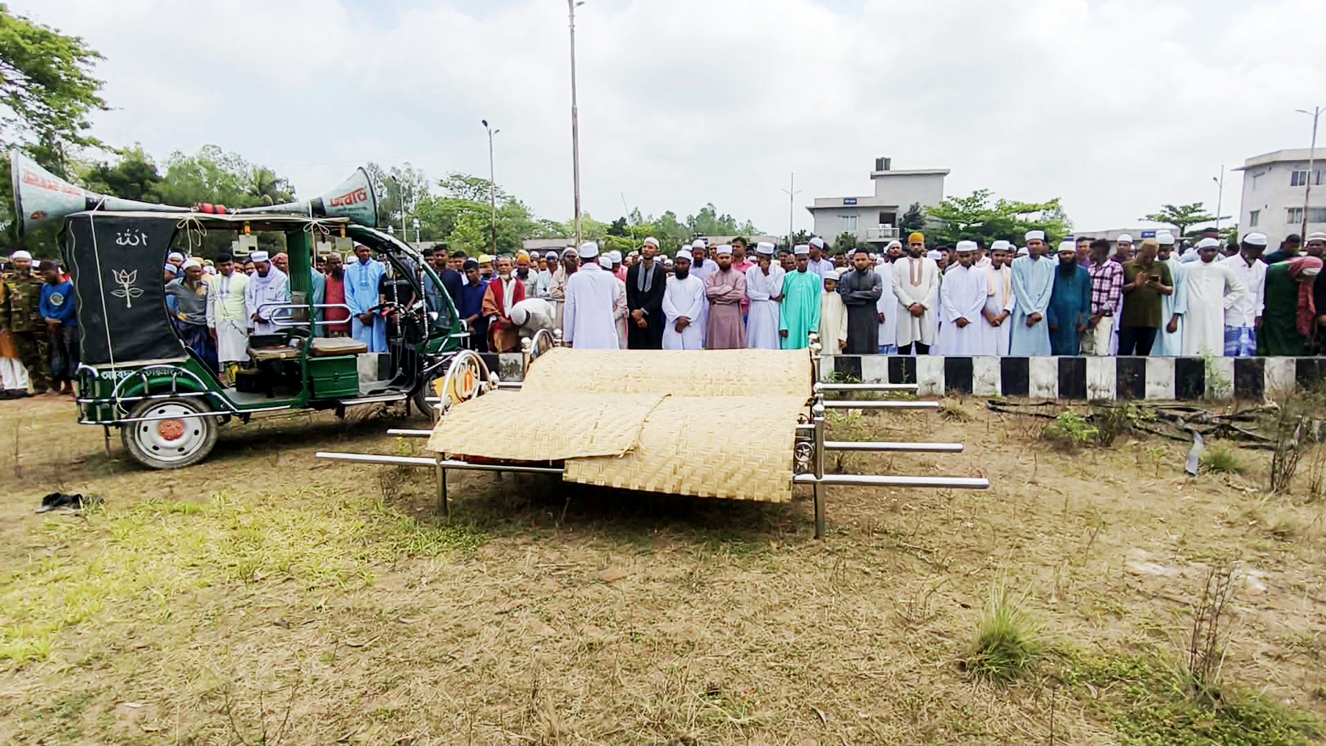 জামালপুরে নিহত ৫ শিশুর দাফন সম্পন্ন, তদন্তে কমিটি গঠন