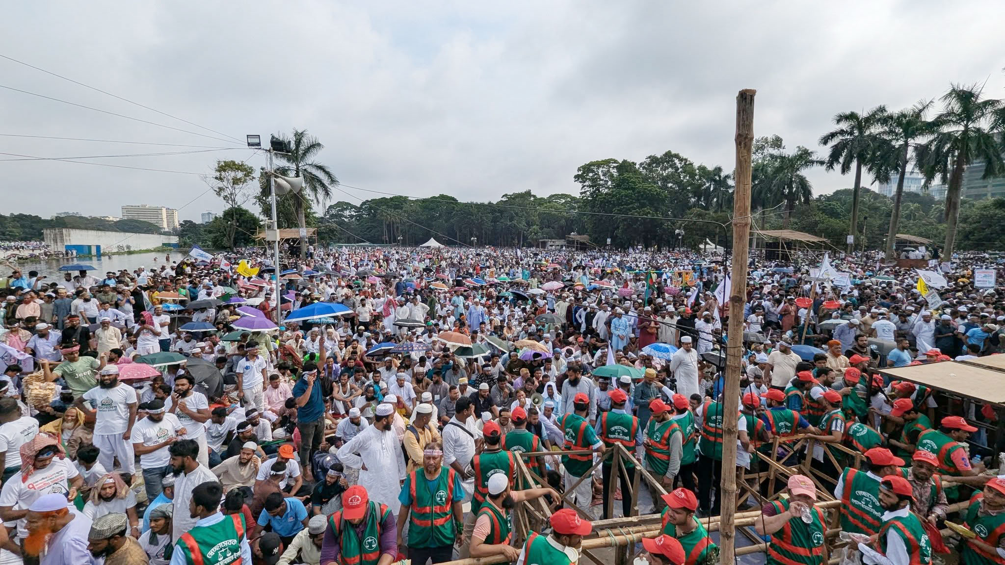 সোহরাওয়ার্দী উদ্যানে নেতা-কর্মীর ঢল, সমাবেশ থেকে যে বার্তা দিতে চায় জামায়াত