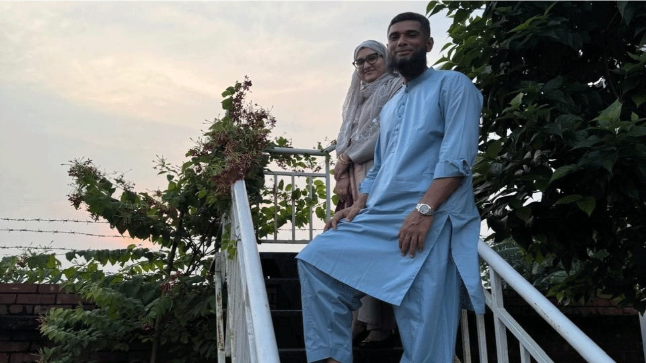 সমালোচকদের একহাত নিলেন মাহমুদউল্লাহর স্ত্রী