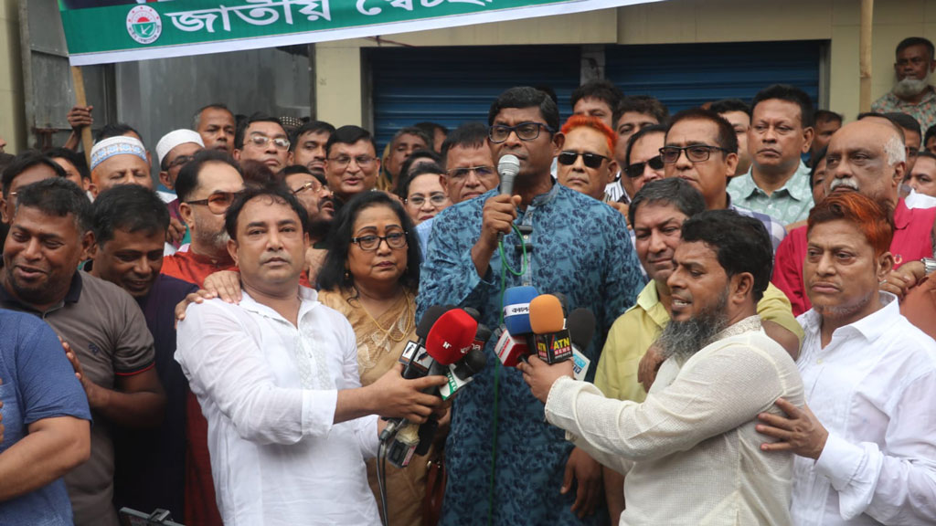 জাপার সমাবেশে আসার পথে পুলিশের বাধার অভিযোগ
