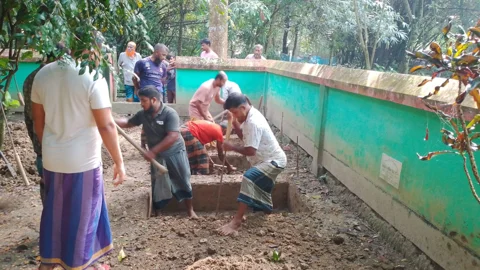 কক্সবাজারের টুপটুপ রিসোর্টে আগুন: ১১ দিন পর মনিরামপুরে পৌঁছাল চারজনের মরদেহ