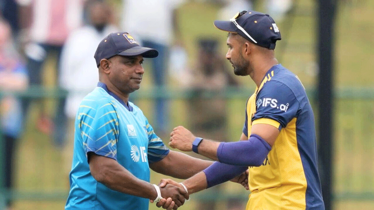 শ্রীলঙ্কার প্রধান কোচের দায়িত্ব ছাড়লেন জয়সুরিয়া