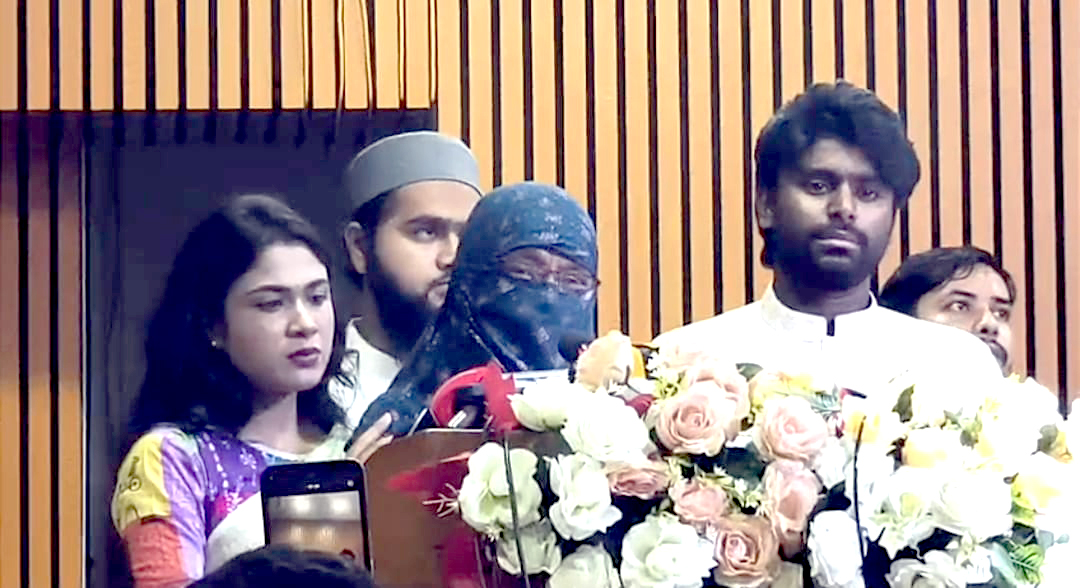 আজও প্রতি রাতে ছেলের গেঞ্জি বুকে জড়িয়ে ঘুমাই: শহীদ সাজিদের মা