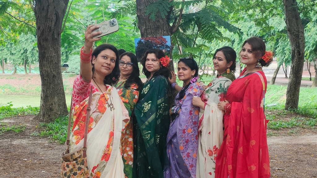 জাহাঙ্গীরনগর বিশ্ববিদ্যালয়ে ‘কৃষ্ণচূড়া উৎসব’