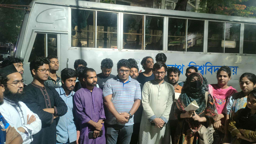 আবাসন ভাতার দাবিতে জবি শিক্ষার্থীদের ‘লং মার্চ টু যমুনা’ ঘোষণা