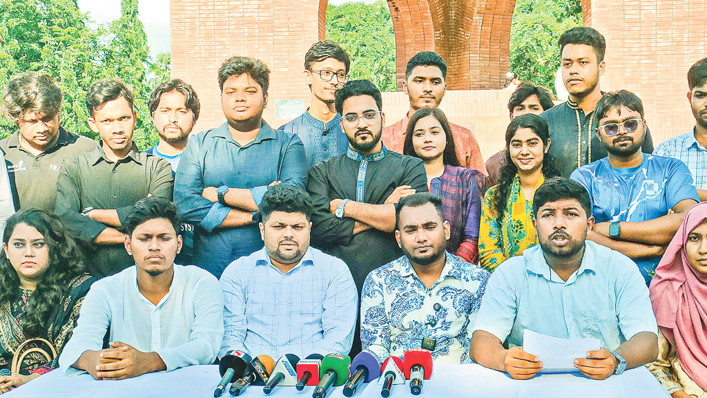 জাকসু নির্বাচন: নারী-পুরুষ ভোটার সমান কিন্তু মেয়েরা প্রার্থী কম