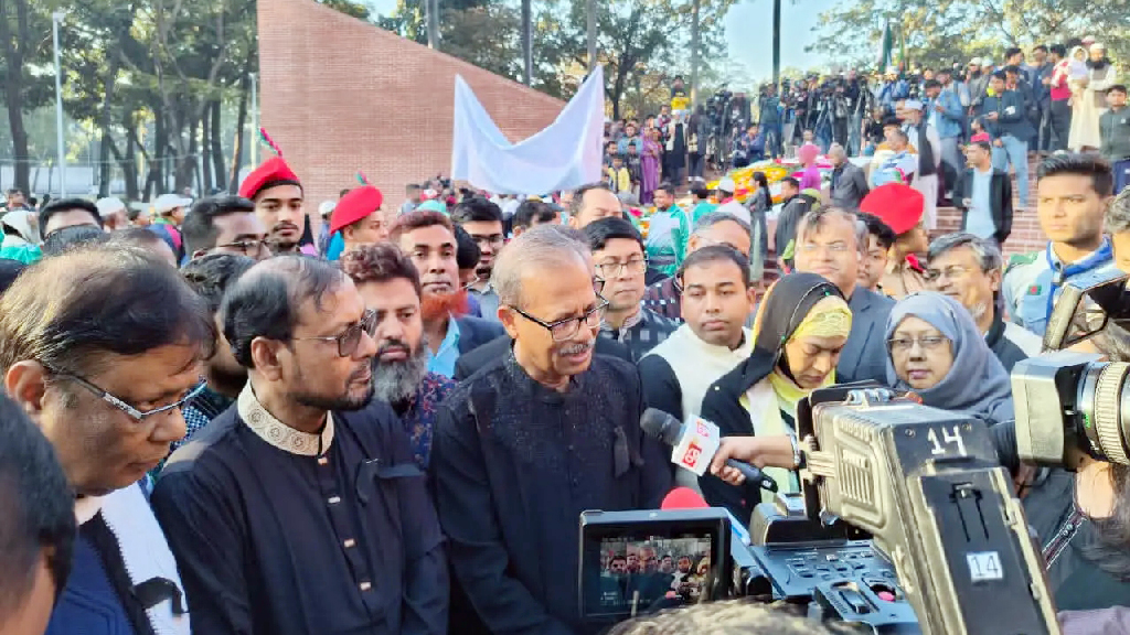 মুক্তিযুদ্ধের চেতনা ও ২৪-এর আকাঙ্ক্ষা ধারণ করেই বাংলাদেশ এগিয়ে যাচ্ছে: জবি উপাচার্য