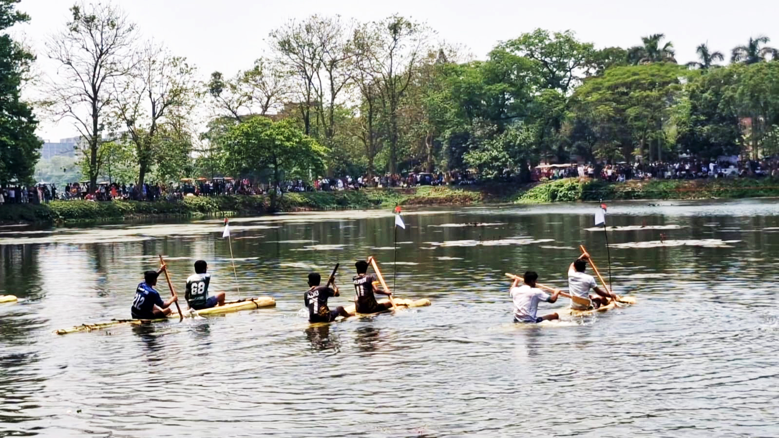 জাবিতে প্রথমবারের মতো ভেলাবাইচ, প্রথম পুরস্কার রাজহাঁস