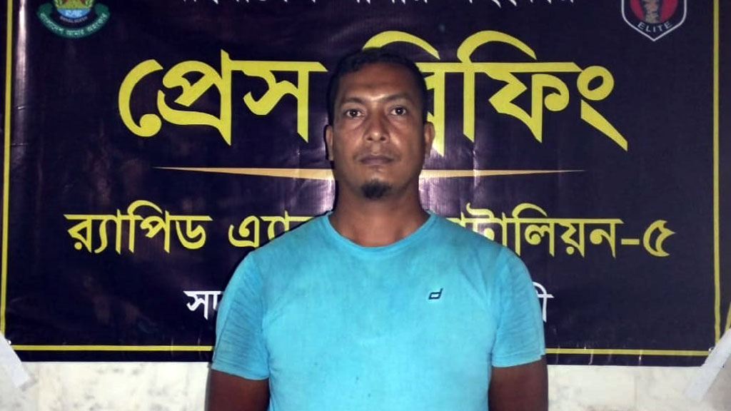 রাজশাহীতে পুলিশের গাড়ি থামিয়ে ছিনতাইয়ের অভিযোগে যুবক গ্রেপ্তার