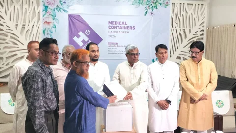 যশোর জেনারেল হাসপাতালে ৪০ লাখ টাকার মেডিকেল সামগ্রী বিতরণ