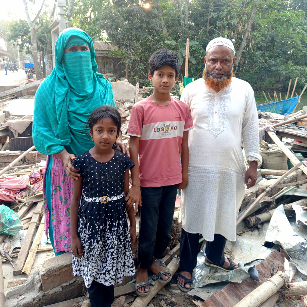 ‘ঈদ আমাদের জন্য নয়, যারা আমার ঘর ভেঙে মালামাল লুট করেছে, তাদের’