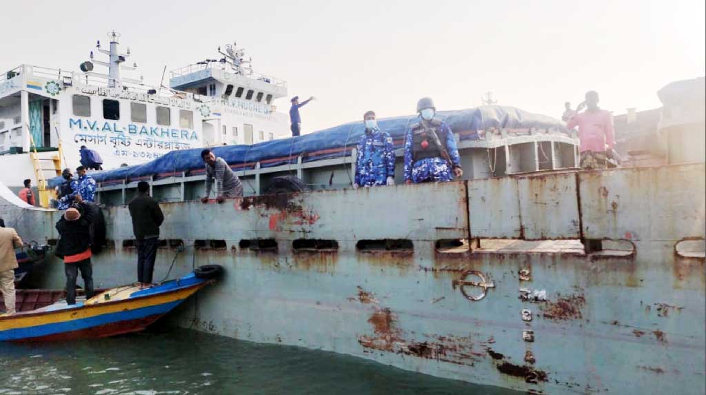 জাহাজে সাত খুন: নৌযান শ্রমিকদের কর্মবিরতি স্থগিত