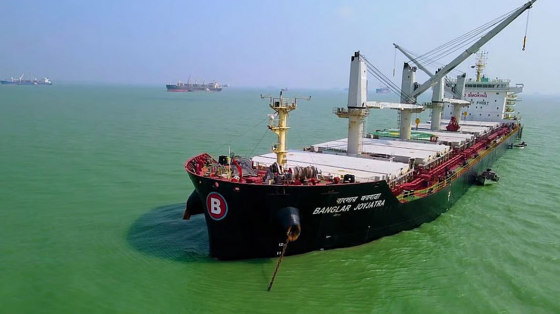 হরমুজ প্রণালি পার হওয়ার অনুমতি পায়নি বাংলার জয়যাত্রা, শারজা বন্দরে ফিরে যাচ্ছে