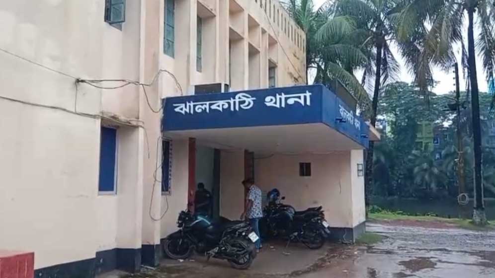 ঝালকাঠিতে বিকাশ কর্মীর কাছ থেকে ৫ লাখ টাকা ছিনতাই