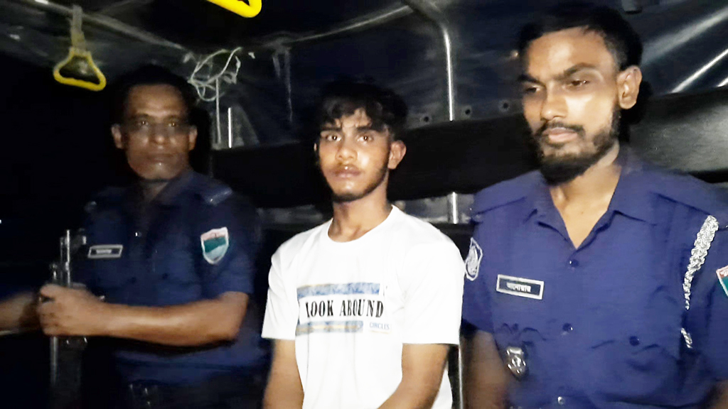 ঝিনাইদহে মেসের খাবার নিয়ে তর্কের জেরে রুমমেটের ছুরিকাঘাতে শিক্ষার্থী নিহত