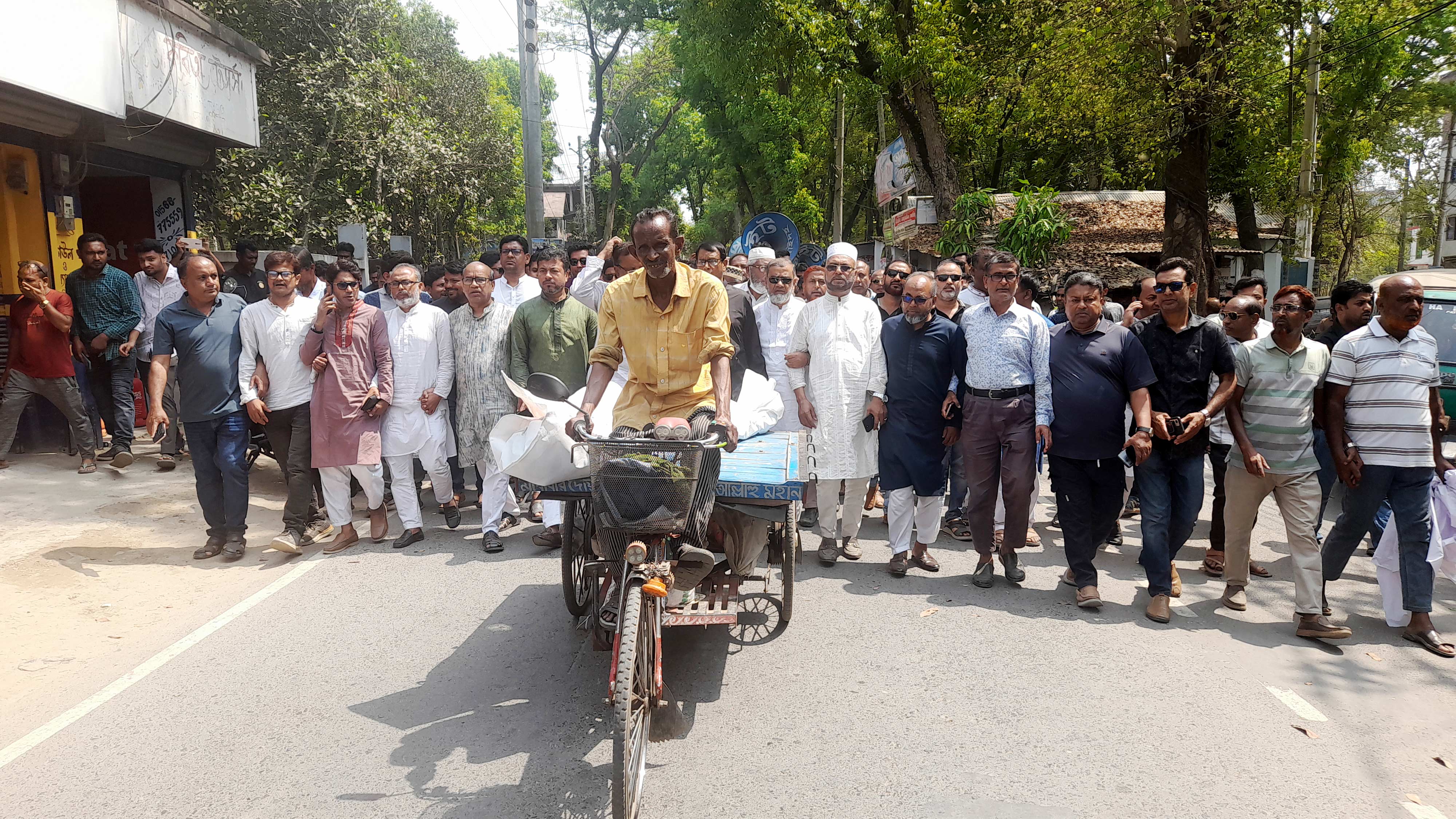 ঝিনাইদহে নিহত কর্মীর লাশ নিয়ে বিএনপির বিক্ষোভ, জামায়াতের দাবি স্ট্রোকে মৃত্যু