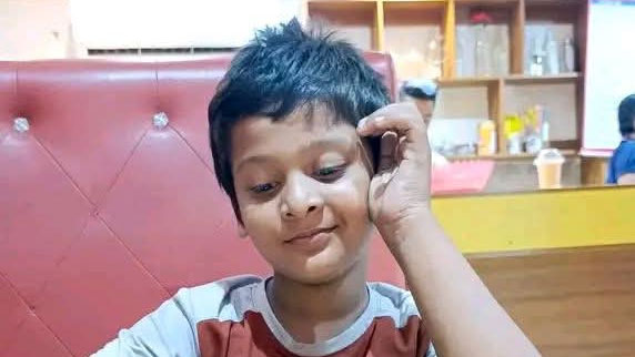 স্কুলে যাওয়ার পথে লরিচাপায় প্রাণ গেল শিশুর