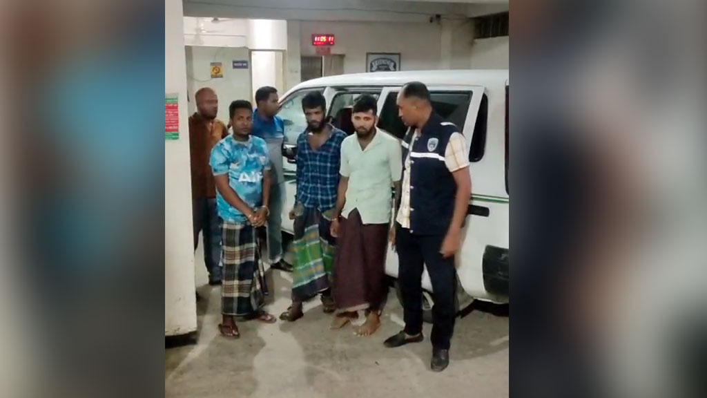 ‘জিনের বাদশা’ ও ‘জৈনপুরি মা ফাতেমা’ সেজে প্রতারণা, আটক ৩