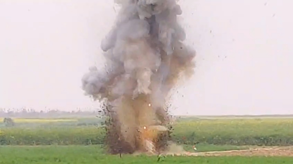 শরীয়তপুরে বিস্ফোরণ: বোমা তৈরির উপকরণ ও আলামত সংগ্রহ, ৩৮টি বোমা নিষ্ক্রিয়