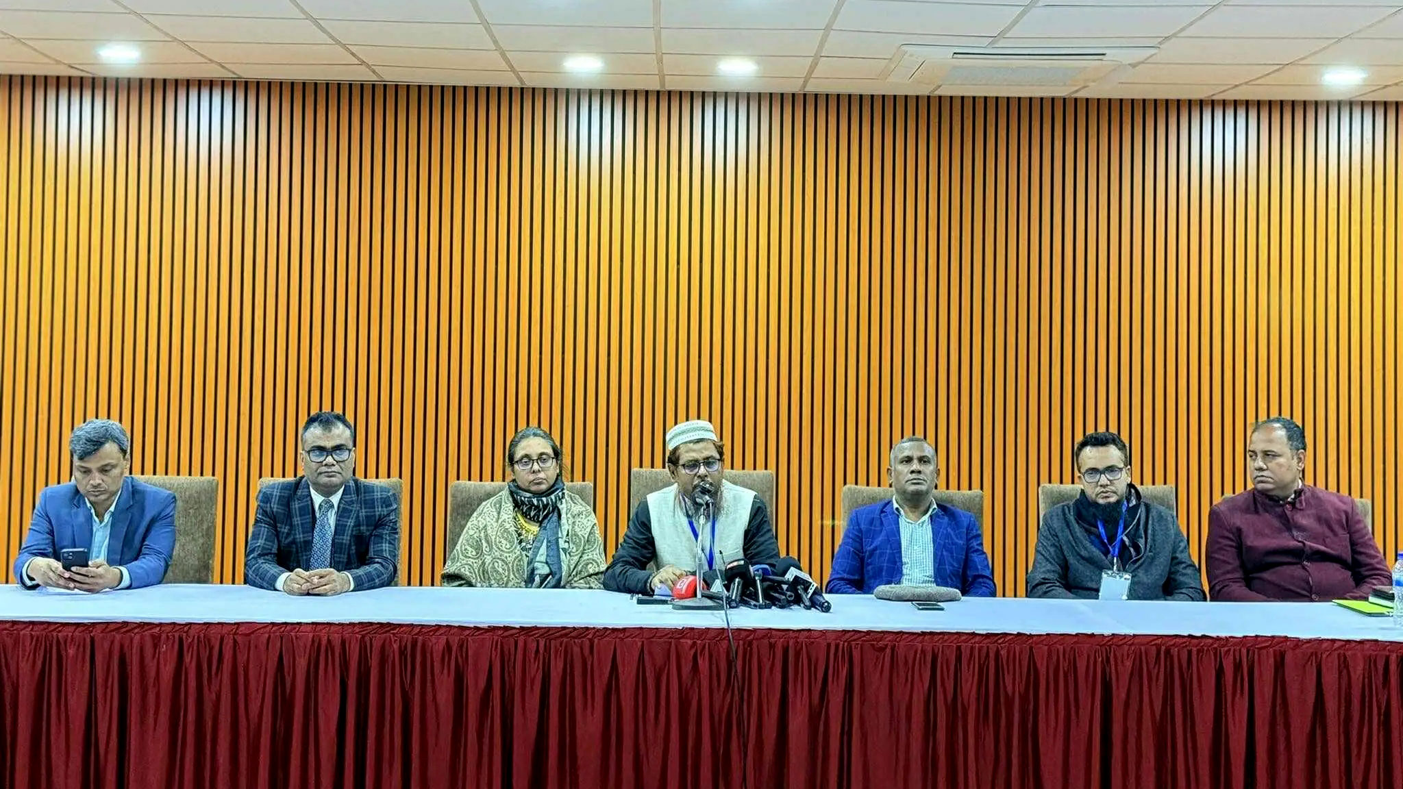 ‎জকসু নির্বাচন: ৬টি মেশিনে ভোট গণনা, ফলাফল দেখা যাবে লাইভ