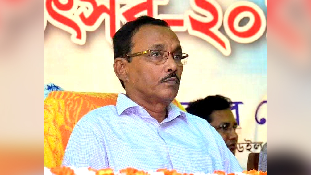 প্রধানমন্ত্রীর কর্মসূচিতে অসুস্থ জেলা পরিষদ প্রশাসক: এয়ার অ্যাম্বুলেন্সে ঢাকায়