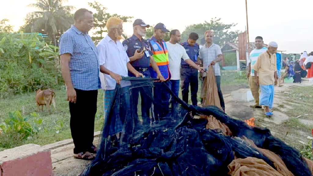 হালদা নদীতে রাতভর অভিযান, ৮ হাজার মিটার চরঘেরা জাল জব্দ